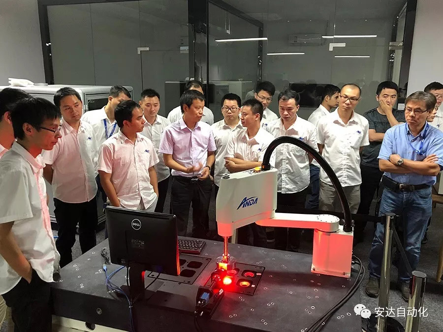 新品發(fā)布會(huì) | 安達(dá)發(fā)布多款機(jī)械手，聚焦智能制造產(chǎn)業(yè)