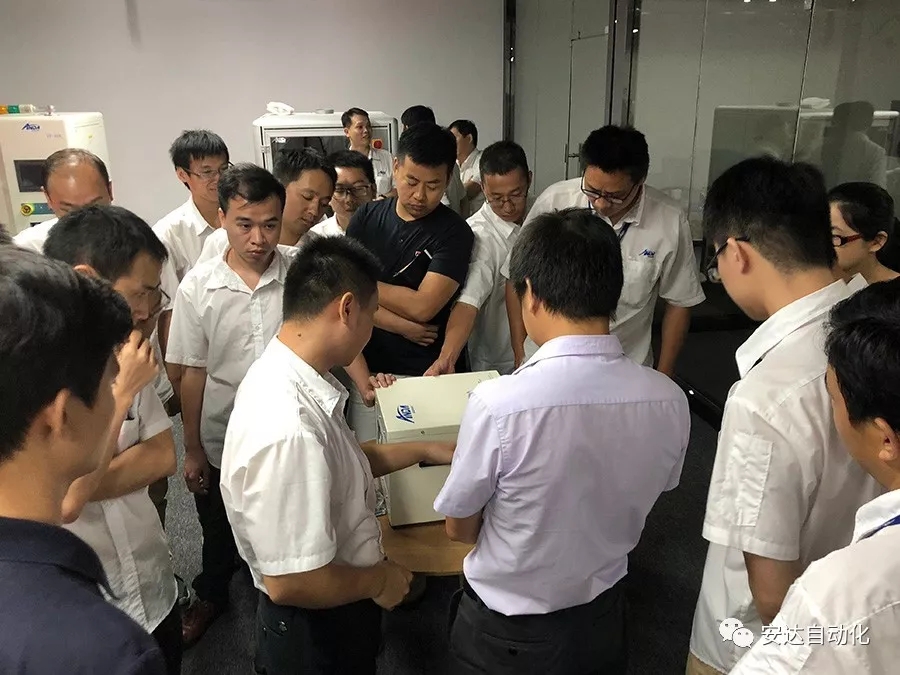 新品發(fā)布會(huì) | 安達(dá)發(fā)布多款機(jī)械手，聚焦智能制造產(chǎn)業(yè)